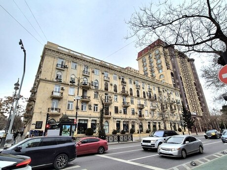 Elan №5868176 - Bakı, 28 May m., 5 otaqlı, 200 m², 2/5 mərtəbə