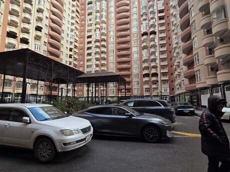 Объявление №5868354 - Баку, Сабаильский р., 3-комн., 137 м², 6/17 этаж