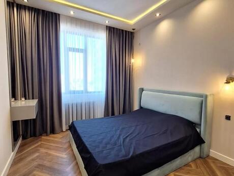 2-комн. новостройка - м. 8 ноября - 100 м²