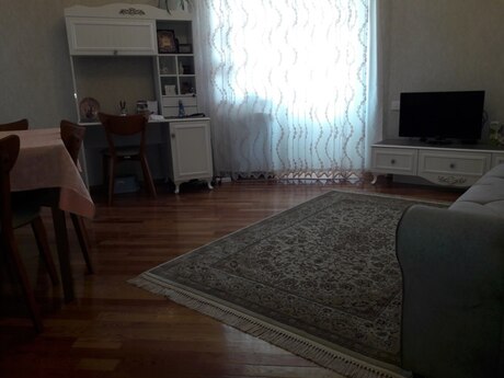 1 otaqlı köhnə tikili - Elmlər Akademiyası m. - 40 m²