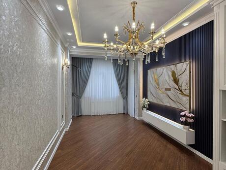 3-комн. новостройка - м. 8 ноября - 105 м²