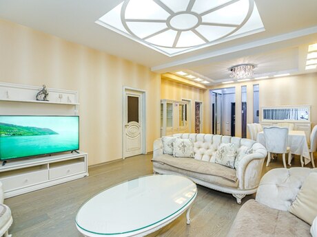 4 otaqlı yeni tikili - Sahil m. - 180 m²