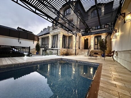7 otaqlı həyət evi/bağ evi - Xətai r. - 360 m²