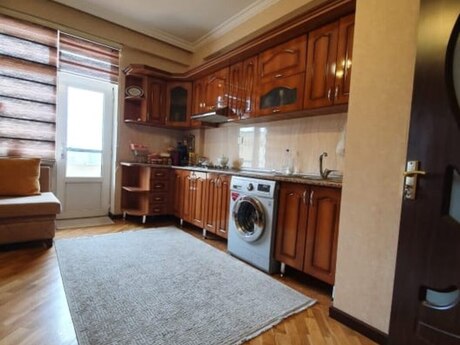 2 otaqlı köhnə tikili - 28 May m. - 79 m²