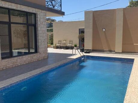 6 otaqlı həyət evi/bağ evi - Badamdar q. - 300 m²