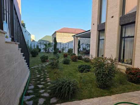 8 otaqlı həyət evi/bağ evi - Badamdar q. - 410 m²