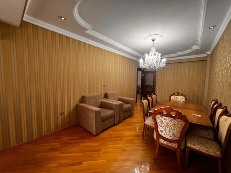 3 otaqlı mənzil, 135 m², 20 Yanvar: 335 000 ₼ 2