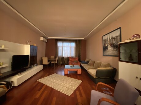 3 otaqlı yeni tikili - Elmlər Akademiyası m. - 135 m²