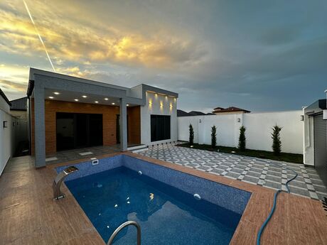 4 otaqlı həyət evi/bağ evi - Şüvəlan q. - 150 m²