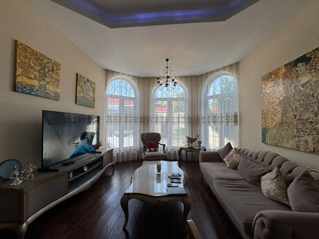 5 otaqlı həyət evi/bağ evi - Badamdar q. - 300 m²