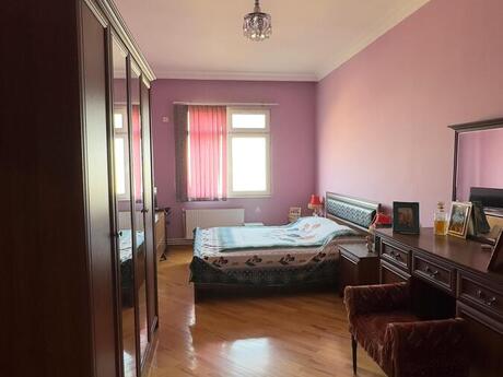 4 otaqlı yeni tikili - İnşaatçılar m. - 140 m²