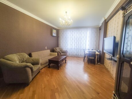Elan №5870880 - Bakı, Neftçilər m., 2 otaqlı, 95 m², 5/12 mərtəbə