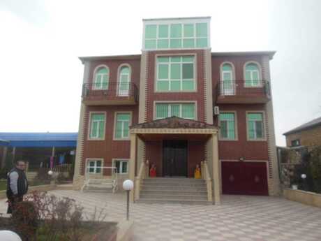 6 otaqlı həyət evi/bağ evi - Badamdar q. - 550 m²