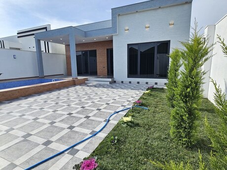 4 otaqlı həyət evi/bağ evi - Şüvəlan q. - 150 m²