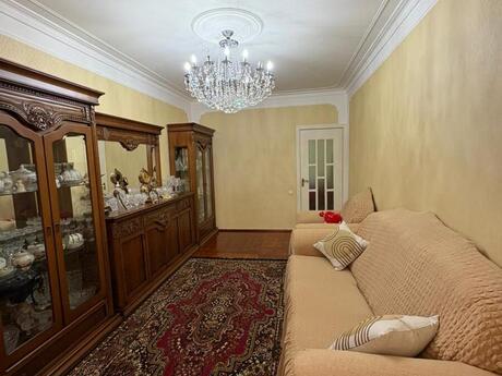 4 otaqlı köhnə tikili - Yeni Günəşli q. - 110 m²