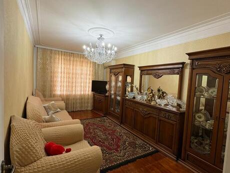4 otaqlı köhnə tikili - Yeni Günəşli q. - 110 m²