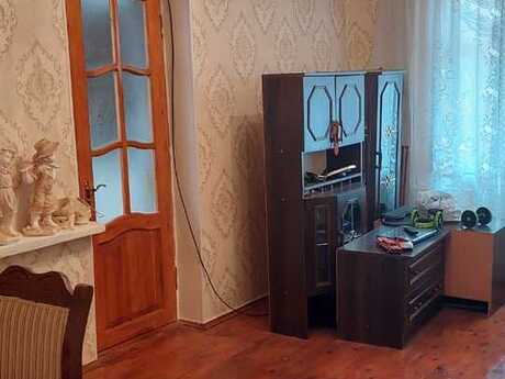 3 otaqlı köhnə tikili - Bakıxanov q. - 60 m²