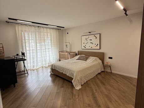 2 otaqlı köhnə tikili - Bakıxanov q. - 93 m²