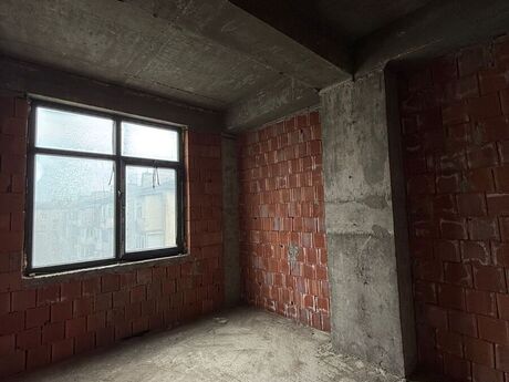 4 otaqlı yeni tikili - Bakıxanov q. - 131 m²