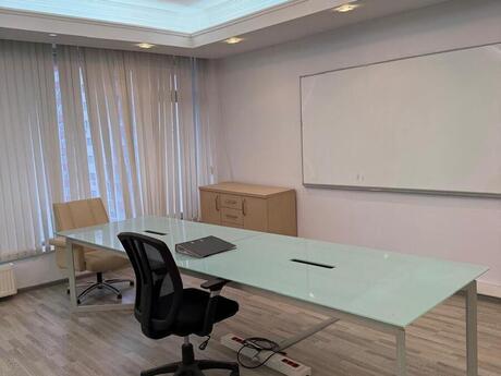 Obyekt - İnşaatçılar m. - 564 m²
