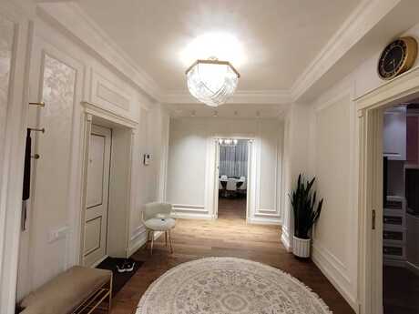 4 otaqlı yeni tikili - Şah İsmayıl Xətai m. - 160 m²