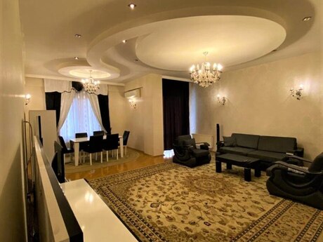 Obyekt - Nizami m. - 210 m²
