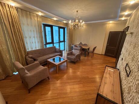 Аренда: 3-комнатная квартира, 192 м², Şah İsmayıl Xətai: 2 200 ₼/мес 3