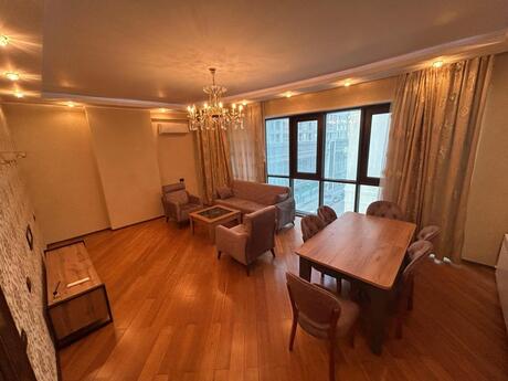 Аренда: 3-комнатная квартира, 192 м², Şah İsmayıl Xətai: 2 200 ₼/мес 2
