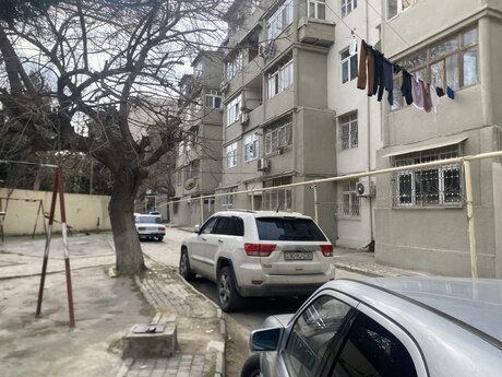 Elan №5798233 - Bakı, Qara Qarayev m., 3 otaqlı, 70 m², 1/5 mərtəbə