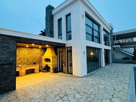 6 otaqlı həyət evi/bağ evi - Şüvəlan q. - 400 m²