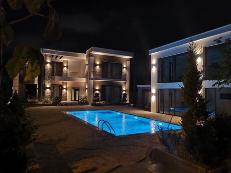 6 otaqlı həyət evi/bağ evi - Şüvəlan q. - 400 m²