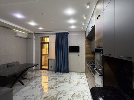 4 otaqlı yeni tikili - Nəsimi r. - 240 m²