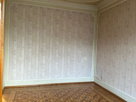 5 otaqlı həyət evi/bağ evi - Memar Əcəmi m. - 200 m²