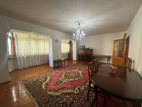4 otaqlı köhnə tikili - Elmlər Akademiyası m. - 105 m²