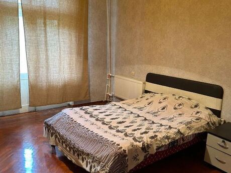 2 otaqlı köhnə tikili - Elmlər Akademiyası m. - 65 m²