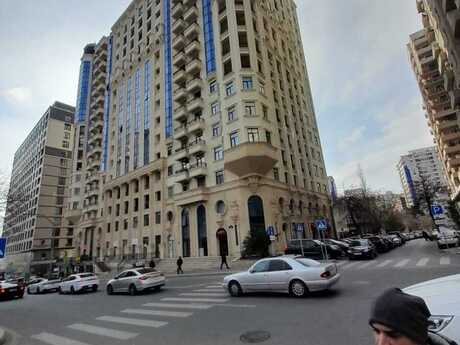 4 otaqlı yeni tikili - 28 May m. - 242 m²