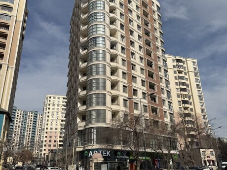 5 otaqlı yeni tikili - Gənclik m. - 218 m²