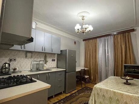 1 otaqlı köhnə tikili - 8-ci mikrorayon q. - 48 m²