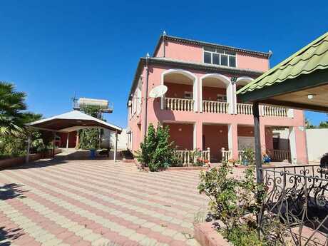 5 otaqlı həyət evi/bağ evi - Novxanı q. - 245 m²
