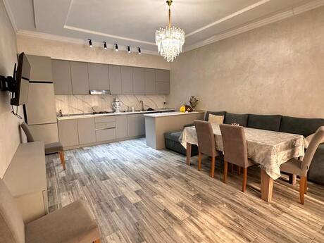 4 otaqlı həyət evi/bağ evi - Görədil q. - 130 m²