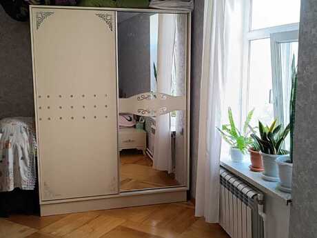 2-комн. вторичка - м. Элмляр Академиясы - 50 м²