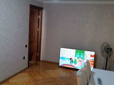 2-комн. вторичка - м. Элмляр Академиясы - 50 м²