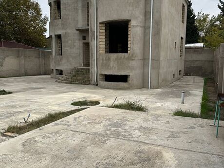 6 otaqlı həyət evi/bağ evi - Novxanı q. - 312 m²