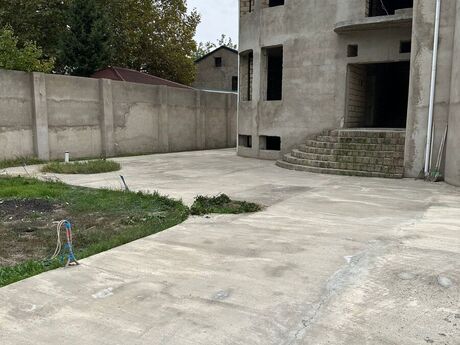 6 otaqlı həyət evi/bağ evi - Novxanı q. - 312 m²