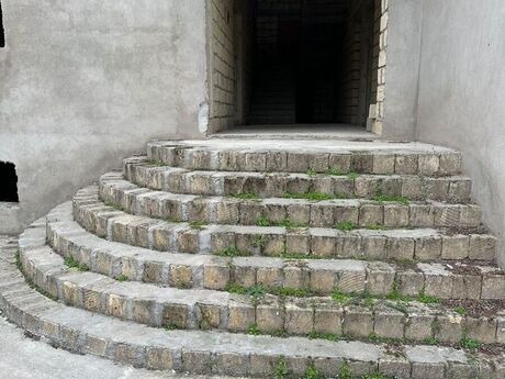 6 otaqlı həyət evi/bağ evi - Novxanı q. - 312 m²