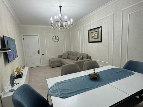 4 otaqlı köhnə tikili - Azadlıq Prospekti m. - 70 m²