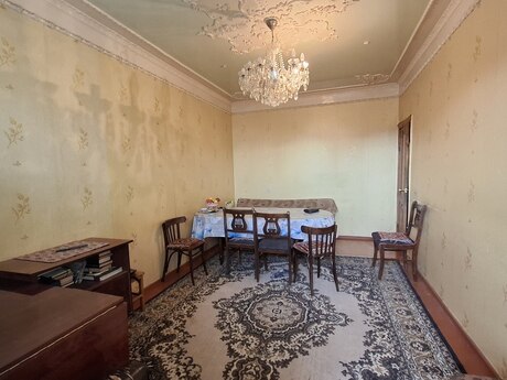 4 otaqlı köhnə tikili - Azadlıq Prospekti m. - 110 m²