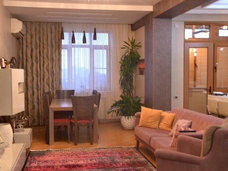 Elan №5875711 - Bakı, Elmlər Akademiyası m., 3 otaqlı, 135 m², 5/12 mərtəbə