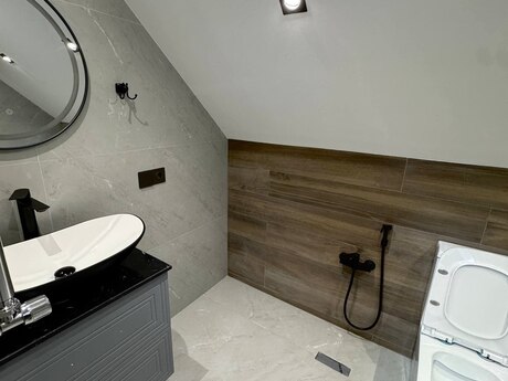 House with Garden, Villa For Sale