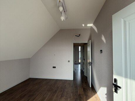 4 otaqlı həyət evi/bağ evi - Buzovna q. - 105 m²